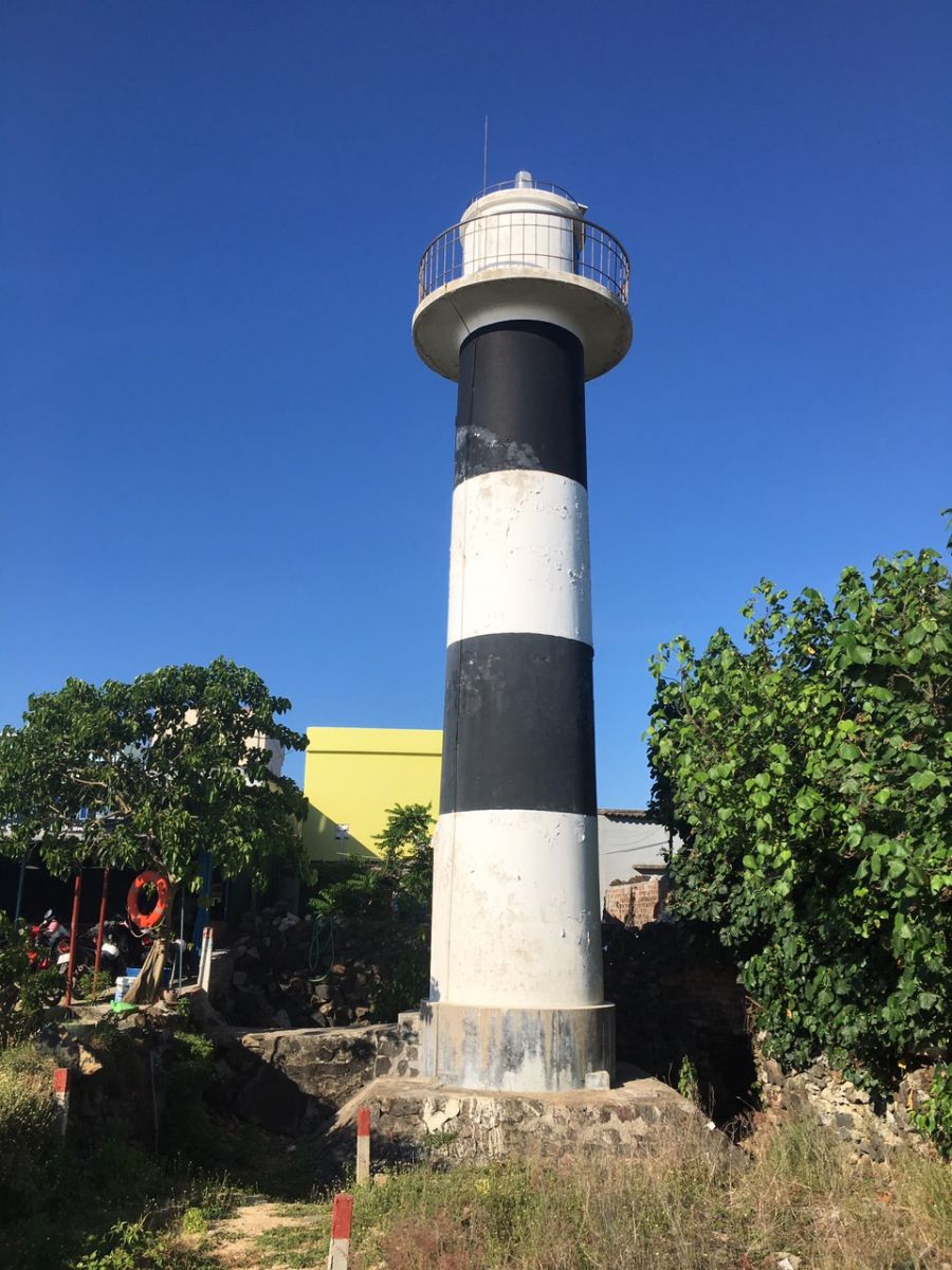 Đèn báo hiệu hàng hải cảng Lý Sơn